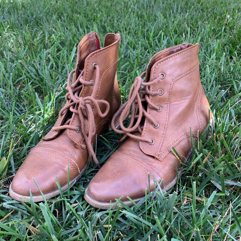 Thrifted brown lace up booties